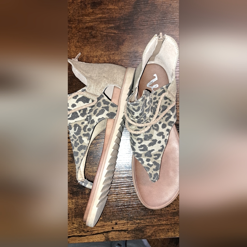 Ladies Very G Buckle Leopard Sparta Shoes Canvas Sandals Leapard Print Party 9.5 - Picture 2 of 8